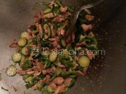 娱乐吃瓜酱辣椒炒肉,带你领略美食与娱乐的双重魅力